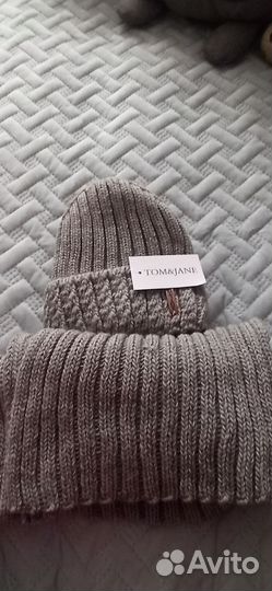 Комплект шапка и шарф женские