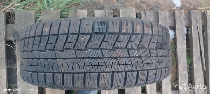 Yokohama Ice Guard IG60 215/50 R17