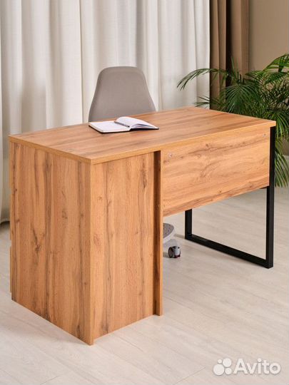 Стол с тумбой / Письменный стол для школьника