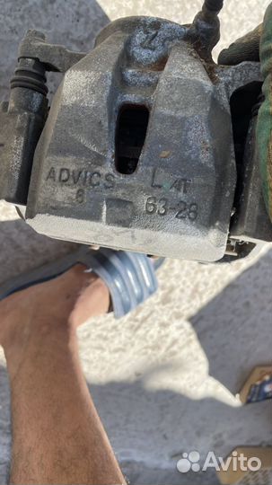 Супорт передний Camry55