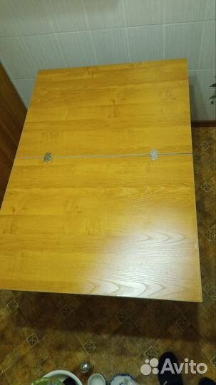 Кухонный стол