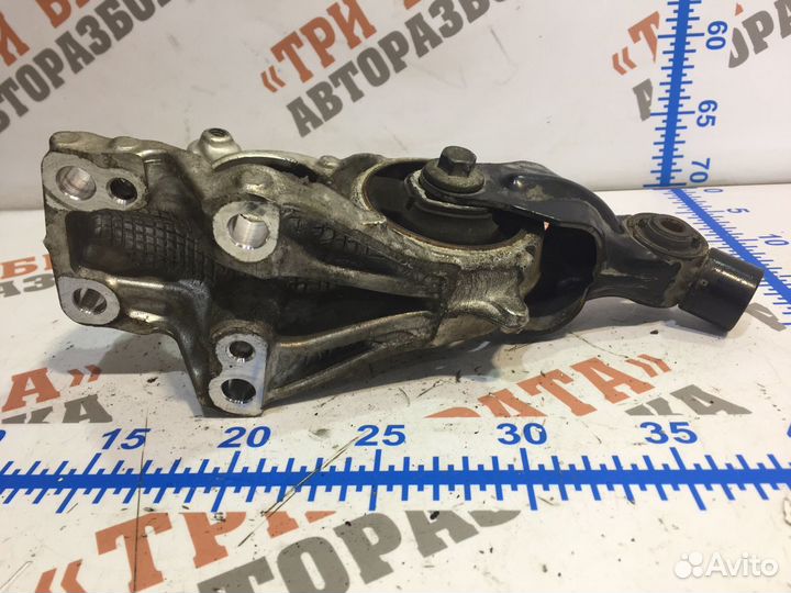 Ситроен С4 Пикассо Кронштейн полуоси правый Прав