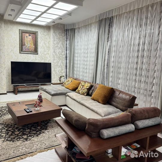 Кожаный диван (мягкая зона)