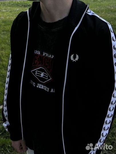 Fred perry олимпийка с лампасами