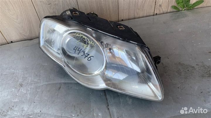 Фара правая от VW Passat (B6) 2005-2010