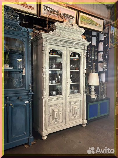 Буфет под старину белый