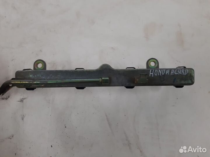 Топливная рампа в сборе Honda Accord 7 2.4