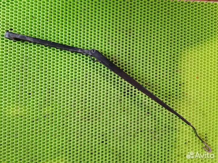 Поводок дворника Ниссан цефиро А33