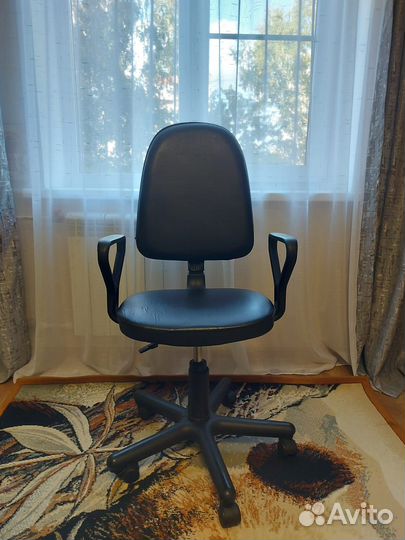 Компьютерное кресло