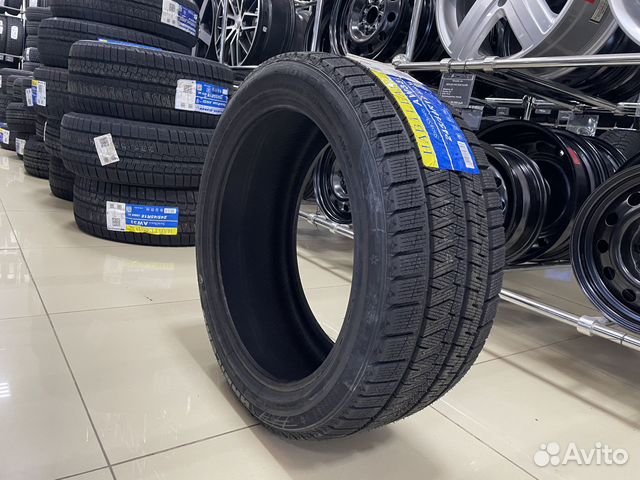 Habilead SnowShoes AW33 245/40 R18