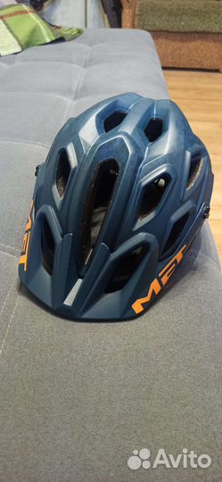 Велошлем met