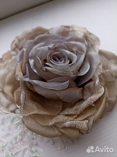 Брошь цветок из ткани