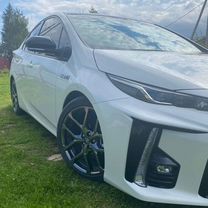 Toyota Prius PHV 1.8 CVT, 2019, 56 600 км, с пробегом, цена 2 800 000 руб.