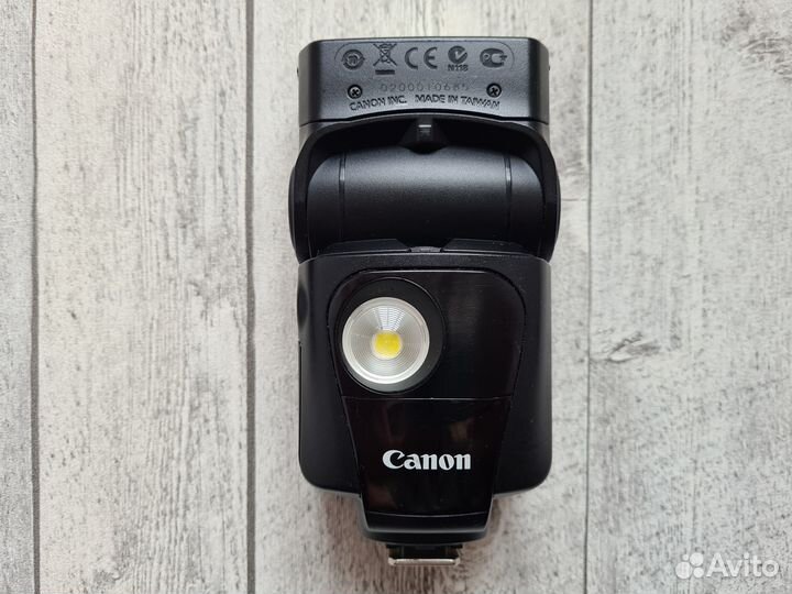 Вспышка Canon Speedlite 320EX