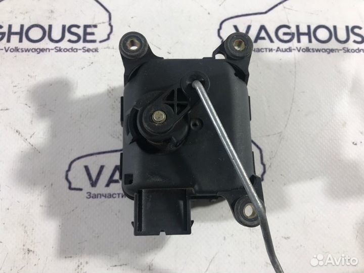 Моторчик заслонки печки Volkswagen Passat B5 3B2