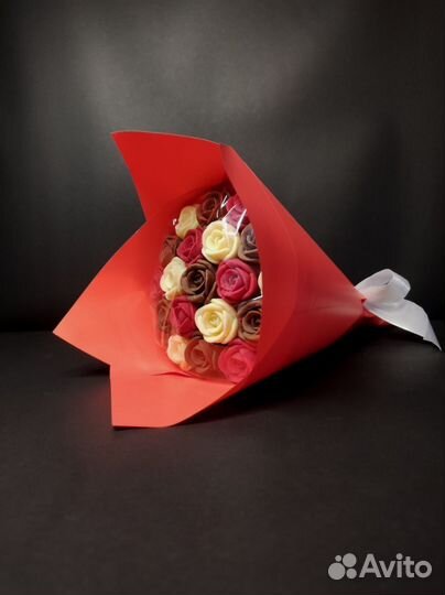 Букет -19 Роз из Настоящего, Бельгийского Шоколада