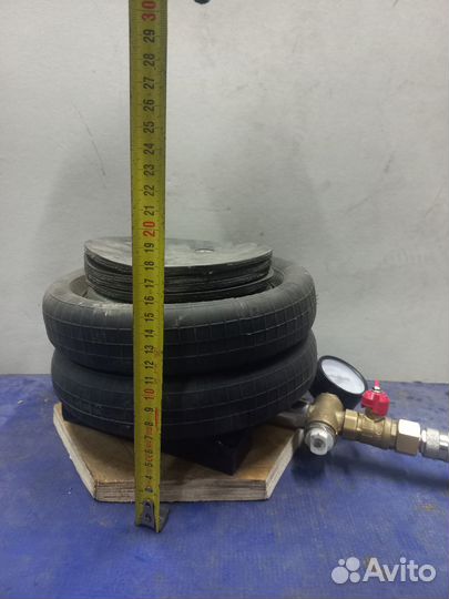 Домкрат пневматический