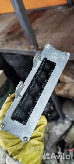 Блок управления двигателем VAG