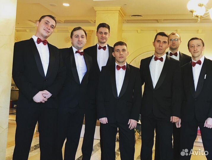 Официанты. Бармены