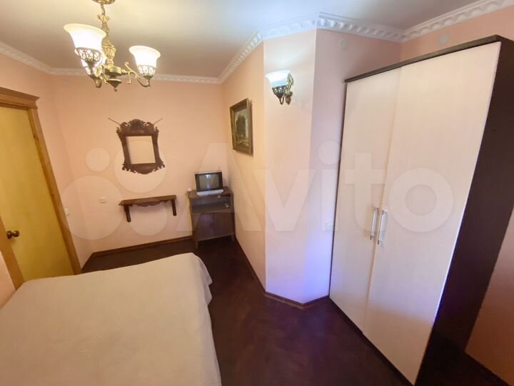 Комната 17 м² в 3-к., 2/4 эт.