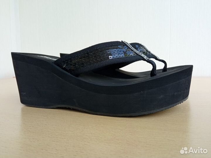 Сланцы женские на платформе 36 размер