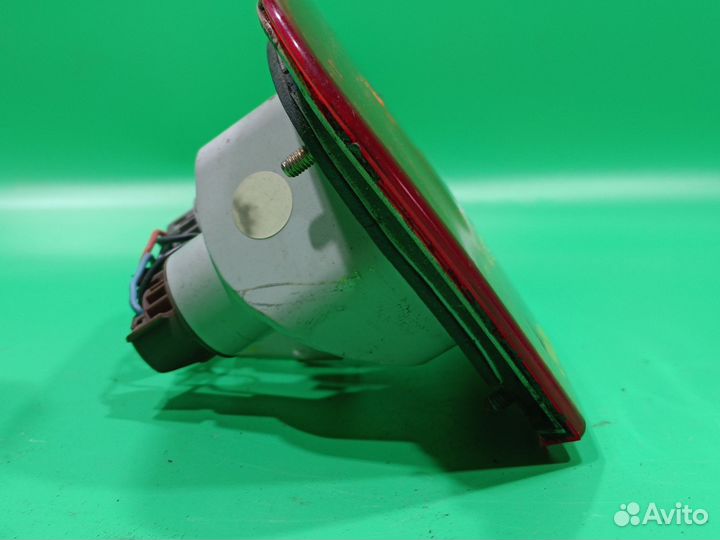 Фонарь внутренний правый для Mitsubishi Carisma