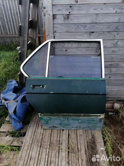 Бмв е12 задняя R дверь