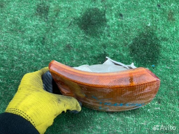 Поворотник правый Volkswagen Transporter