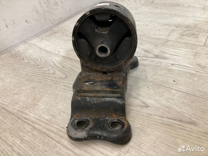 Опора (подушка) левая Mitsubishi Lancer 9 CS3A