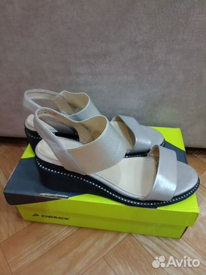 Босоножки женские