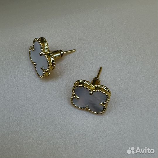 Серьги Van Cleef & Arpels перламутр золото