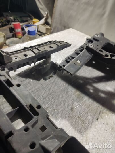 Панель передняя 60U805588E