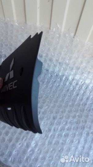 Мицубиси ланцер 10 крышка двигателя