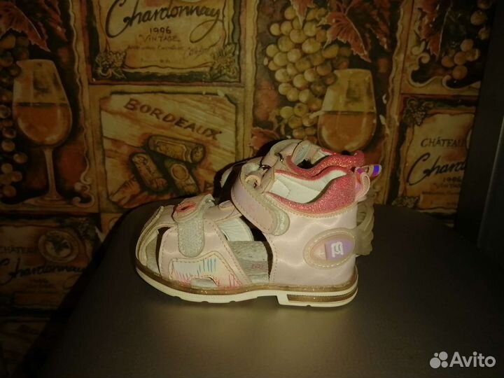 Сандалии, кроссовки