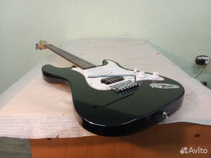 Электрогитара Fender Stratocaster (Индонезия)