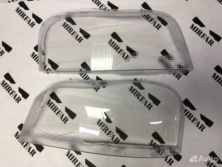 Правое стекло фары Volvo XC90 2002-2014