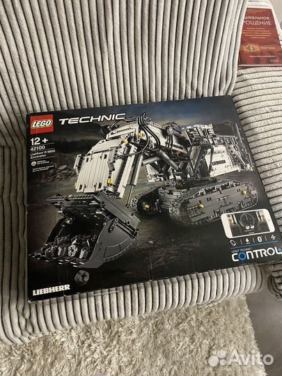 Lego Technic 42100 Excavator (в наличии,новый)