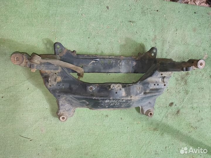 Балка подрамник перед Nissan Primera P12