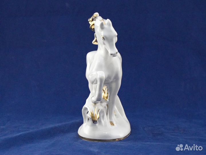 Фарфоровая статуэтка лфз
