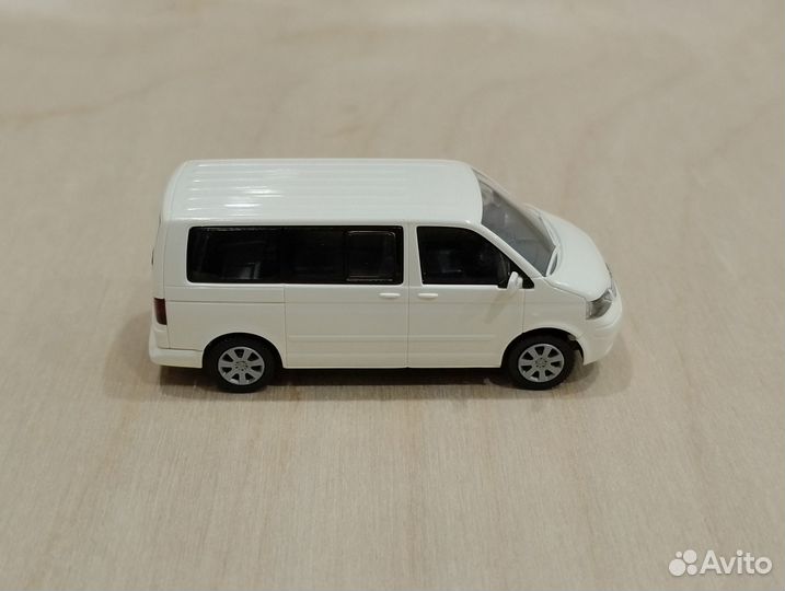 A25) Volkswagen Transporter T5 (2003-2015) белый