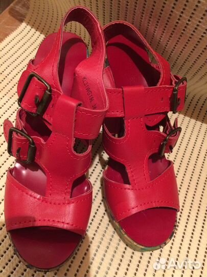 Босоножки Kikers 38р женские кожа оригинал