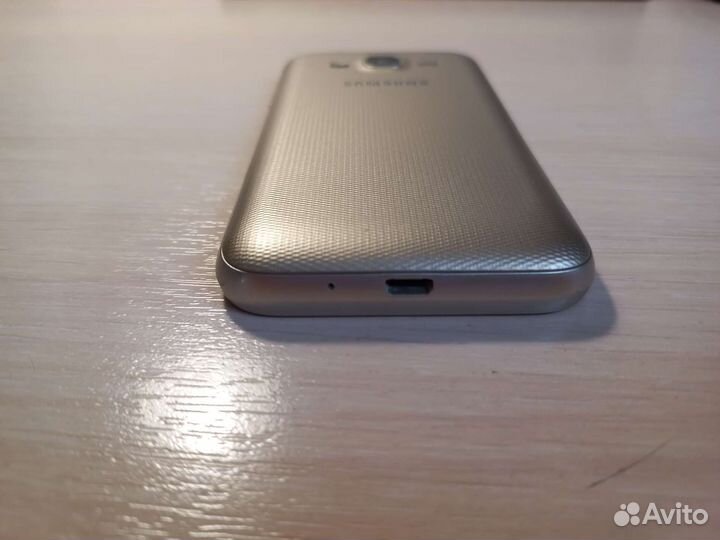 Телефон Samsung-J106F