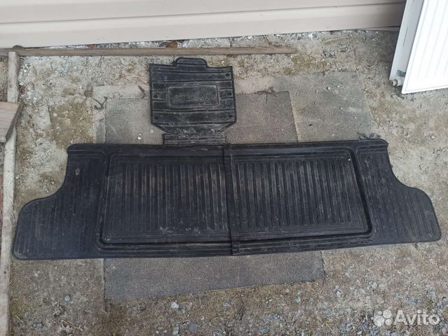 Автомобильные коврики на Ларгус