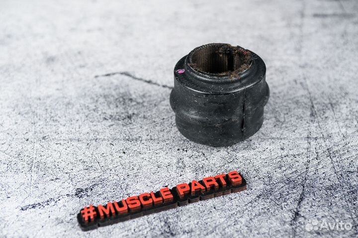 Втулка стабилизатора переднего 2015+ Challenger