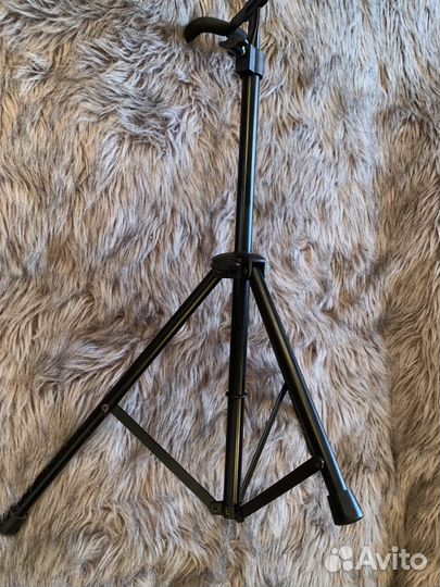 Подставка для гитары