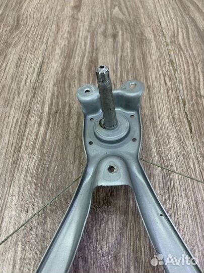 Стеклоподъемник задний правый Opel Vectra C