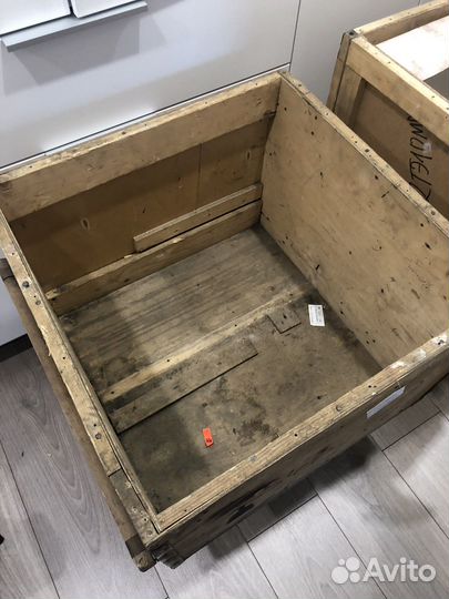 Деревянный ящик с крышкой