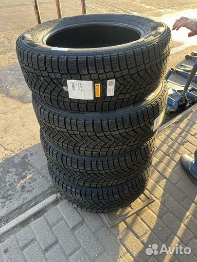 Pirelli Ice Zero FR 265/55 R19