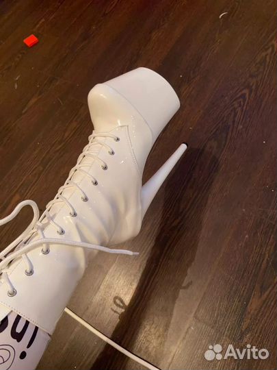 Стрипы тройки ботильоны новые