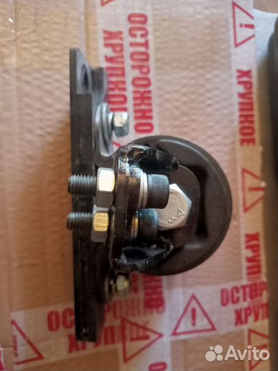 Правая усиленная подушка двигателя vesta